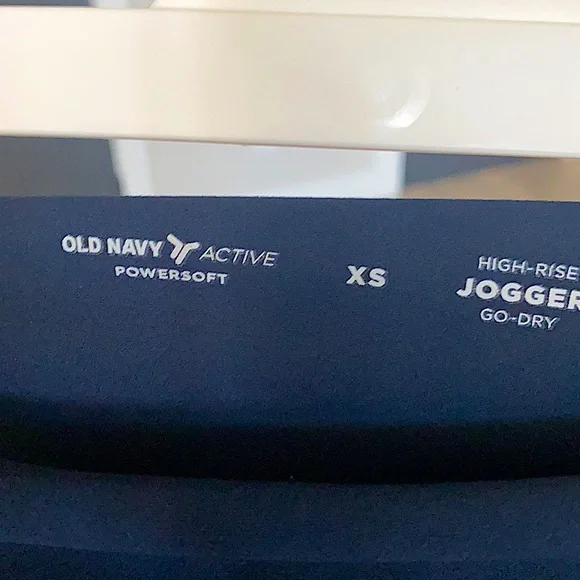 Old navy power soft 7/8 length joggers, sz XS, navy blue - Picture 4 of 4